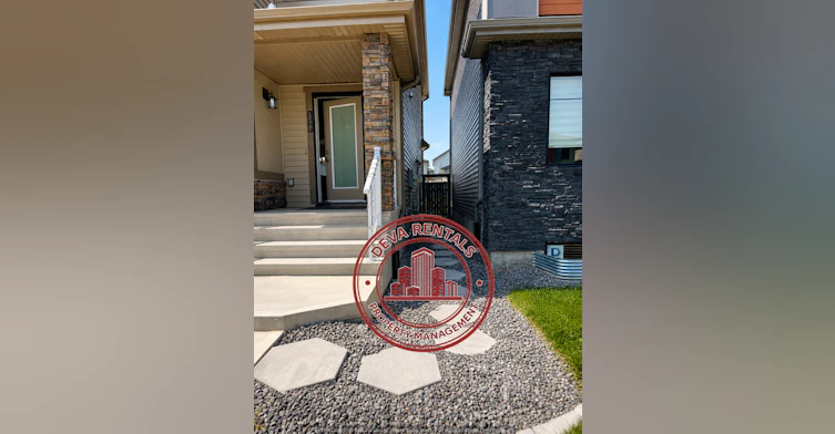9384 221 Street Northwest, Edmonton, AB, T5T 1N1
