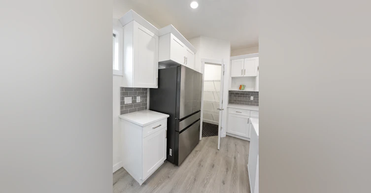 9384 221 Street Northwest, Edmonton, AB, T5T 1N1 - 11