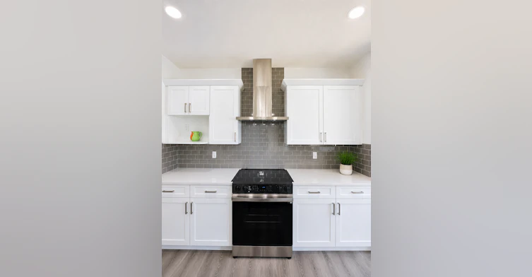 9384 221 Street Northwest, Edmonton, AB, T5T 1N1 - 10
