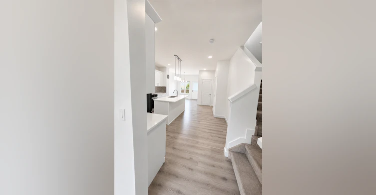 9384 221 Street Northwest, Edmonton, AB, T5T 1N1 - 9
