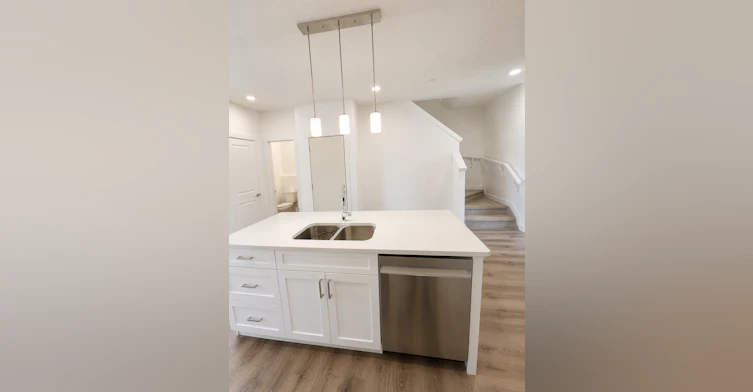 9384 221 Street Northwest, Edmonton, AB, T5T 1N1 - 8