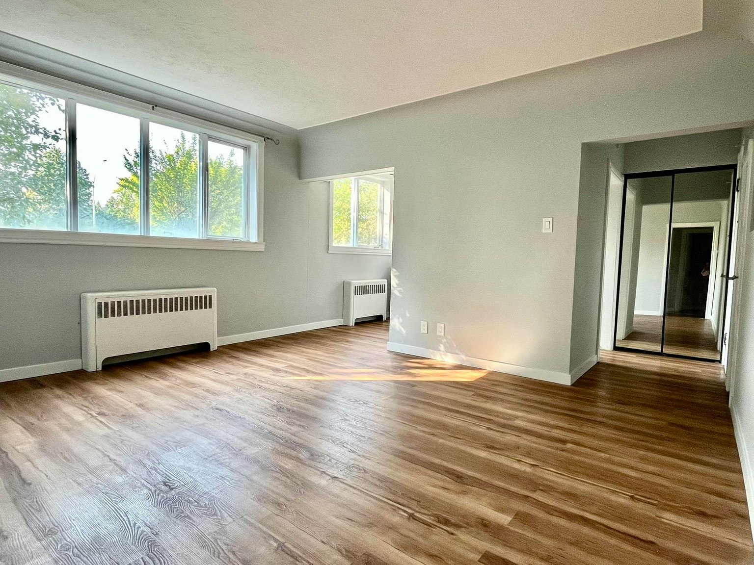11235 117 Street Northwest, Edmonton, AB, T5G 2W3 - 10