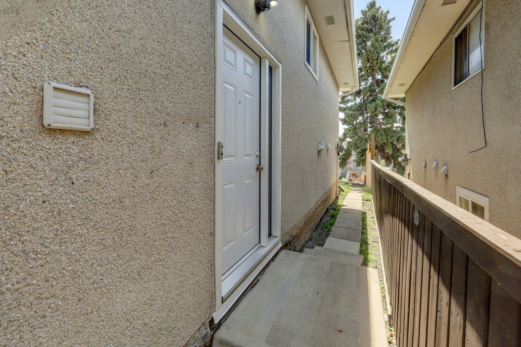 M-2825 12 Avenue Southeast, Calgary, AB, T2A 0G5 - 2