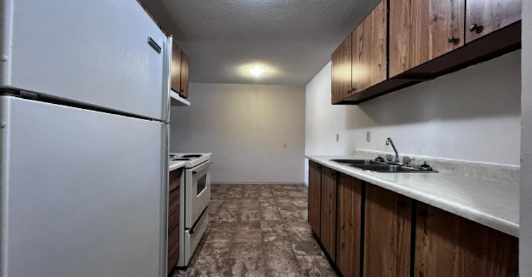 5220 41 Street, Innisfail, AB, T4G 1C4 - 2