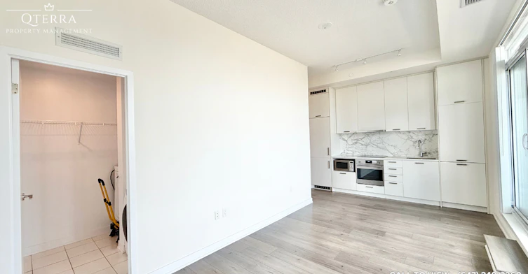 1217-10 Honeycrisp Crescent, Vaughan, ON, L4K 0M7 - 4