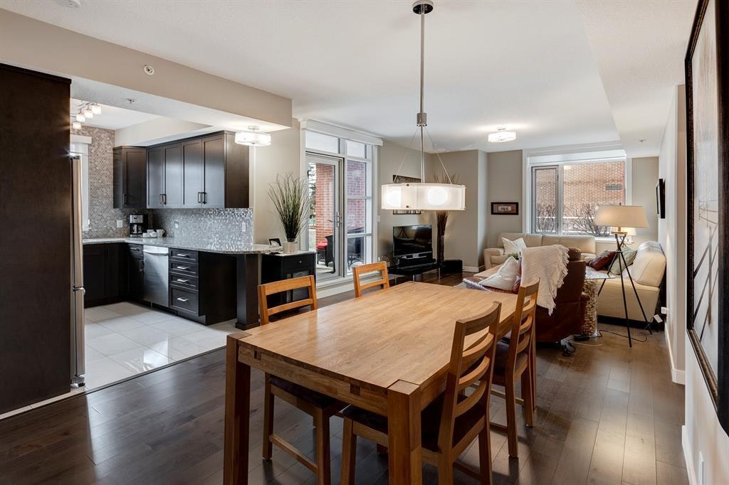 102-32 Varsity Estates Circle Northwest, Calgary, AB, T3A 2Y1 - 2