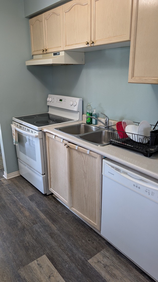 302 College Avenue West, Guelph, ON, N1G 4T6 - 2