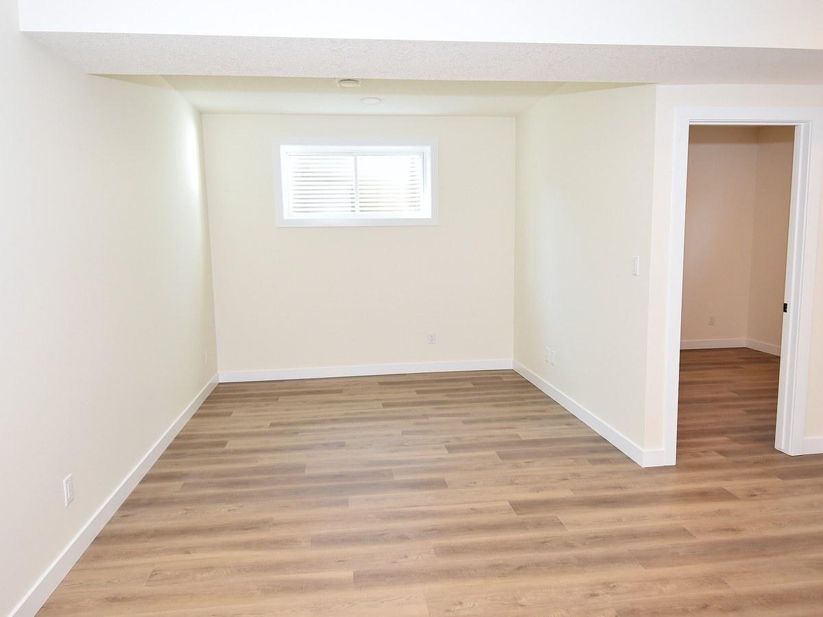 2133b-2133 5th Avenue Southwest, Edmonton, AB, T6X 3L9 - 9