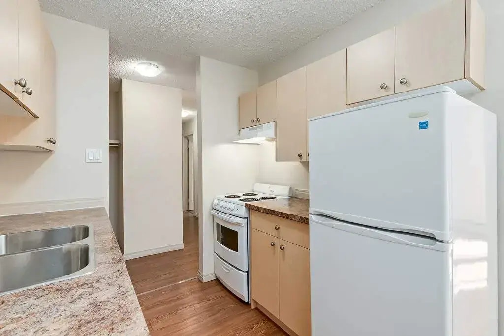 202-1011 Cassils Road West, Brooks, AB, T1R 1A7 - 5
