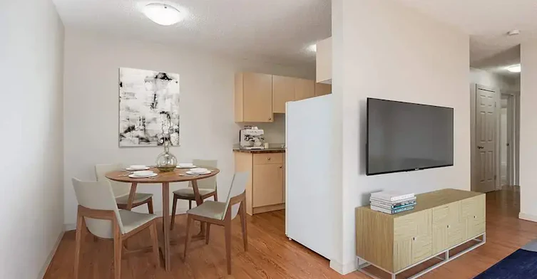 202-1011 Cassils Road West, Brooks, AB, T1R 1A7 - 2