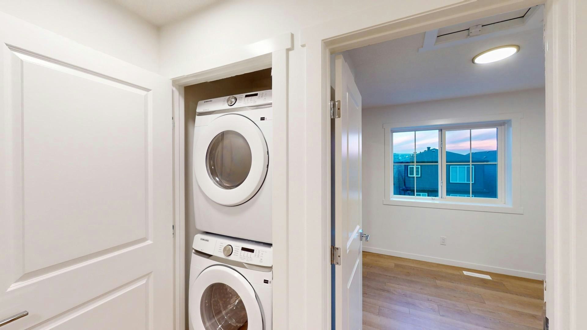 7032 Rosenthal Drive Northwest, Edmonton, AB, T5T 7L4 - 6