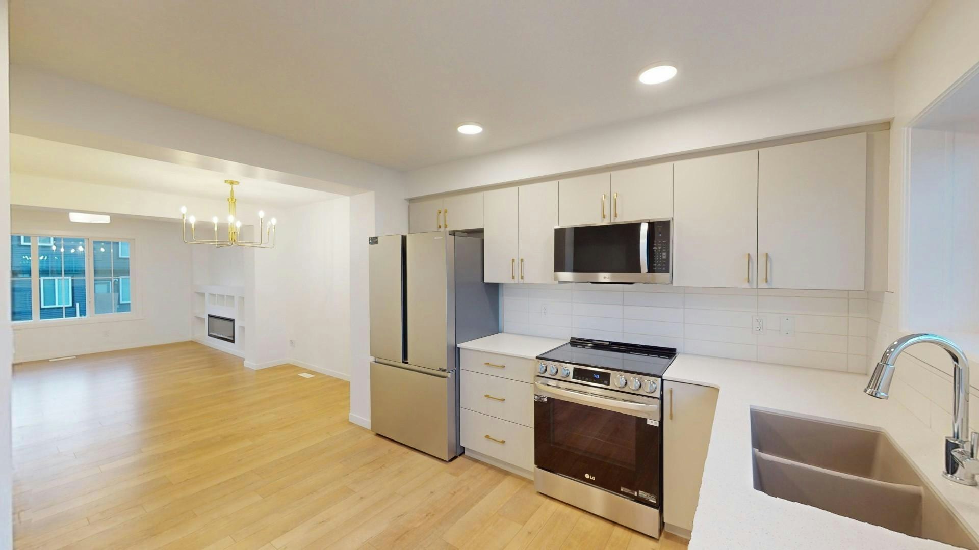 7032 Rosenthal Drive Northwest, Edmonton, AB, T5T 7L4 - 2