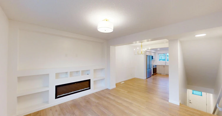 7032 Rosenthal Drive Northwest, Edmonton, AB, T5T 7L4 - 4