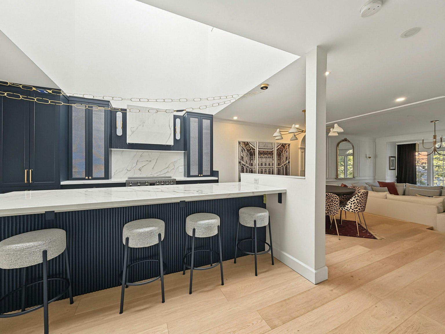 914-914 Royal Avenue Southwest, Calgary, AB, T2T 0L5 - 2