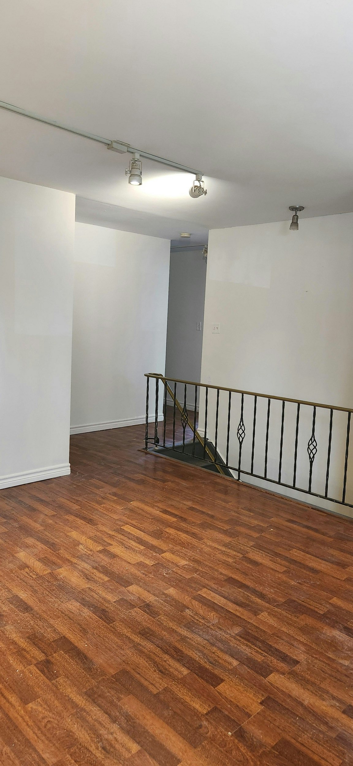 2-110 Wilson Street West, Hamilton, ON, L9G 1N3 - 6