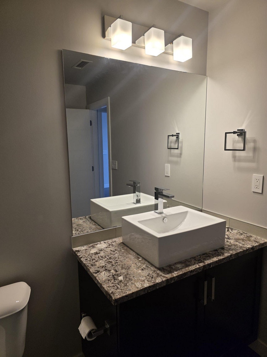 10238 103 Street Northwest, Edmonton, AB, T5J 0Y8 - 7