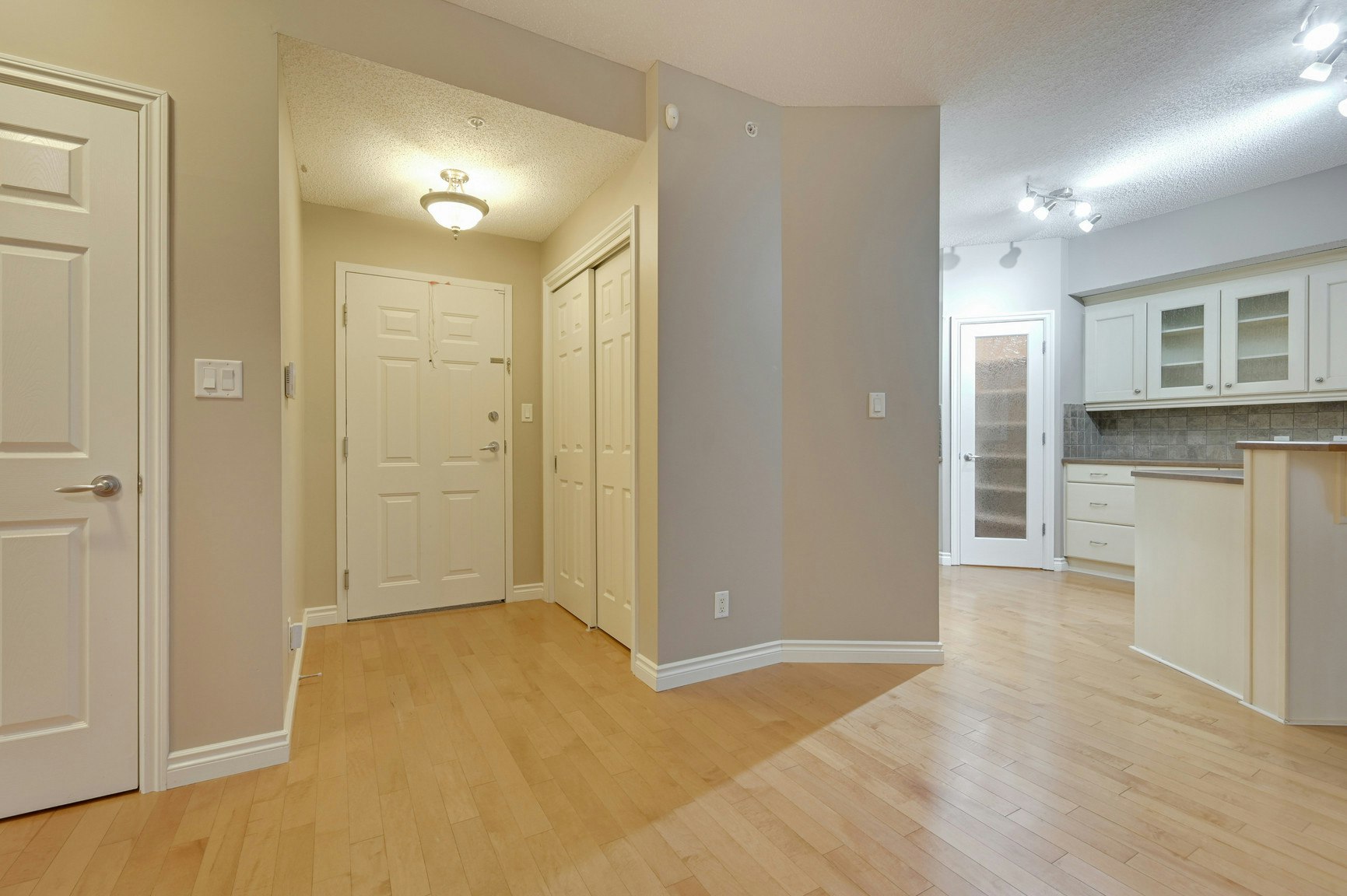 305-10108 125 Street Northwest, Edmonton, AB, T5N 4B6 - 21