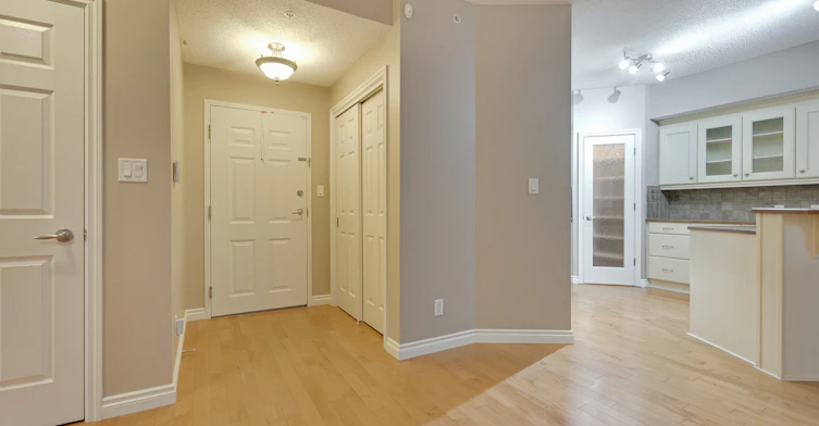 305-10108 125 Street Northwest, Edmonton, AB, T5N 4B6 - 21