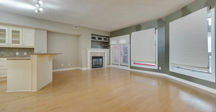 305-10108 125 Street Northwest, Edmonton, AB, T5N 4B6 - 2