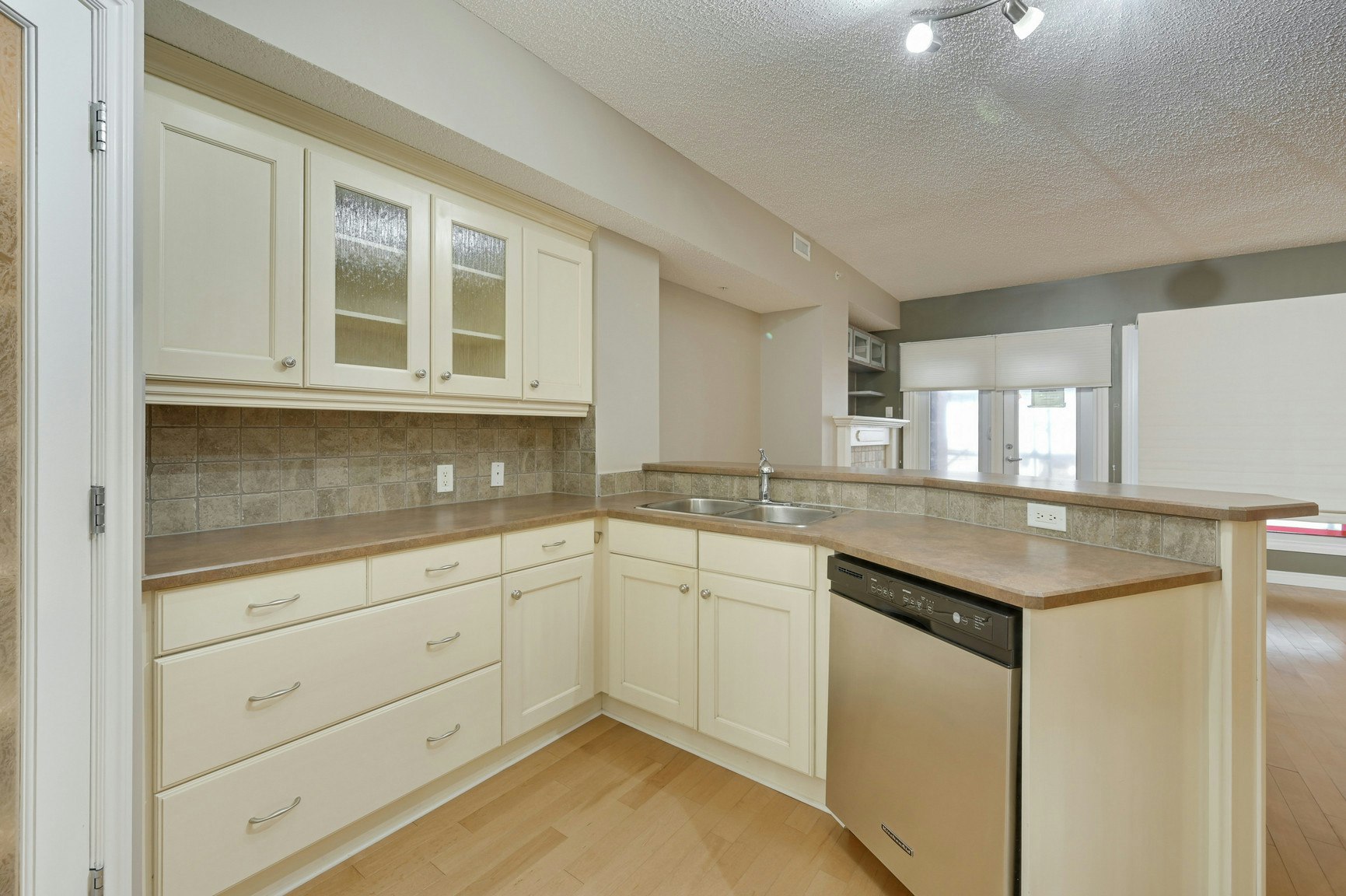 305-10108 125 Street Northwest, Edmonton, AB, T5N 4B6 - 19