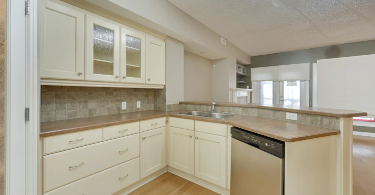 305-10108 125 Street Northwest, Edmonton, AB, T5N 4B6 - 19