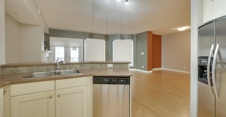 305-10108 125 Street Northwest, Edmonton, AB, T5N 4B6 - 18