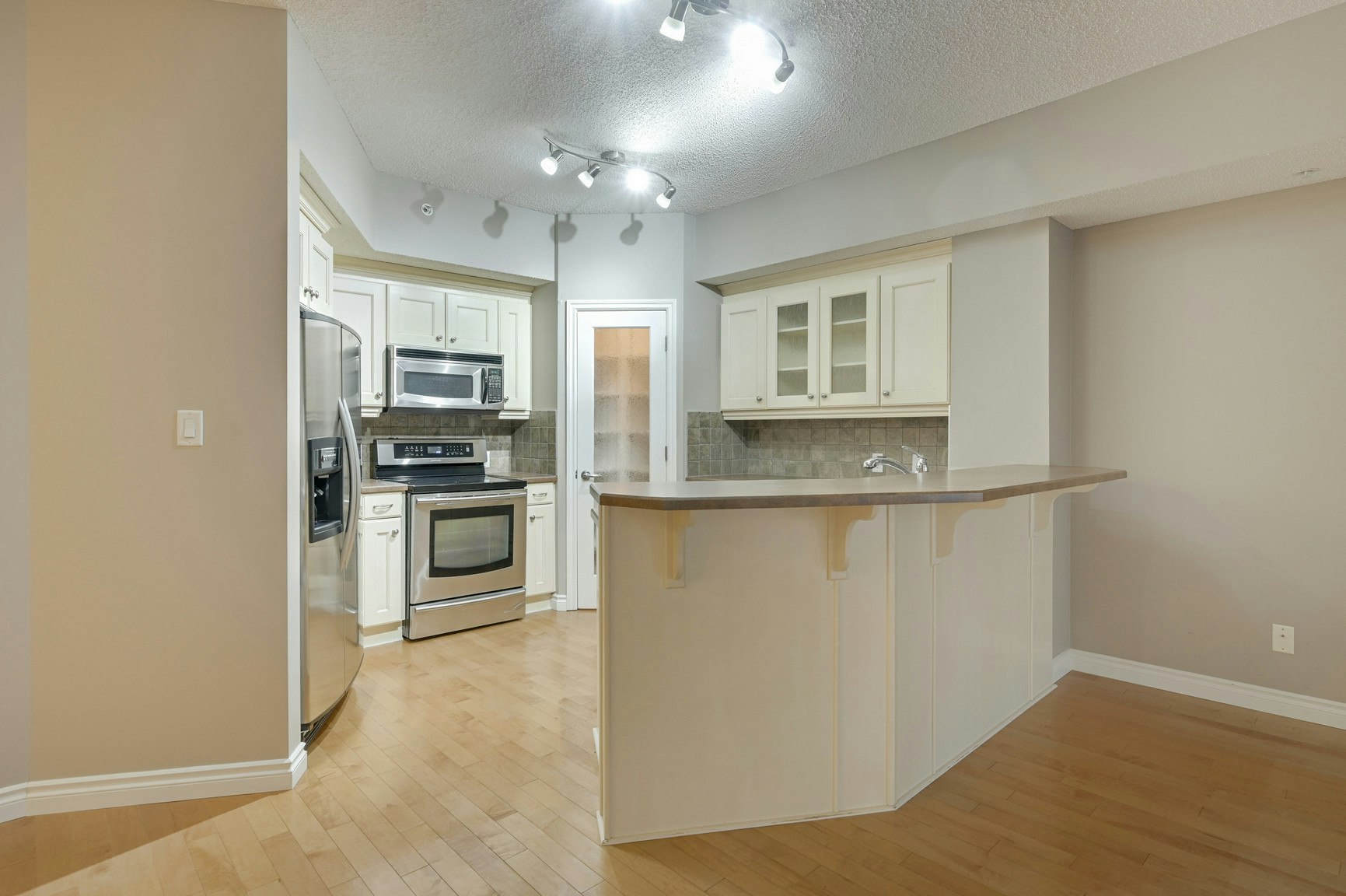 305-10108 125 Street Northwest, Edmonton, AB, T5N 4B6