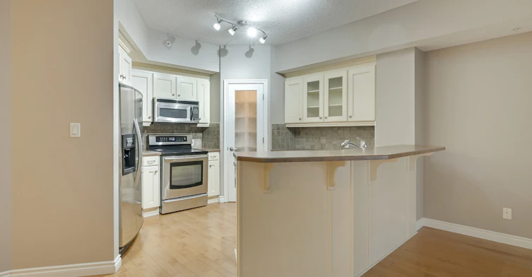 305-10108 125 Street Northwest, Edmonton, AB, T5N 4B6