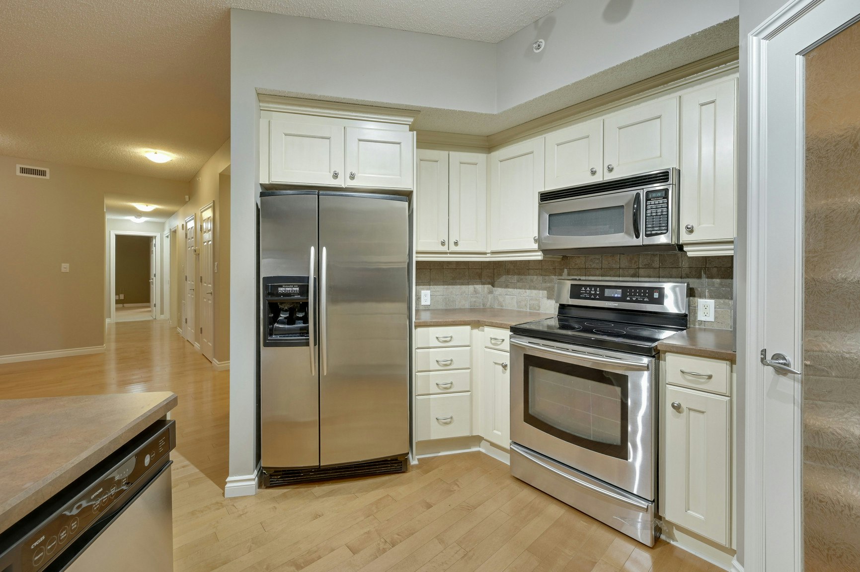 305-10108 125 Street Northwest, Edmonton, AB, T5N 4B6 - 17