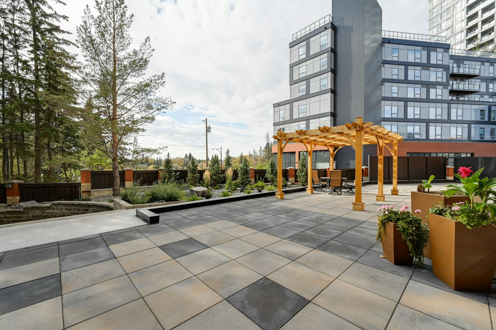 305-10108 125 Street Northwest, Edmonton, AB, T5N 4B6 - 4