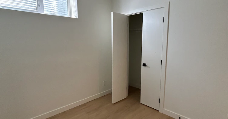 2202R-2202 49 Avenue Southwest, Calgary, AB, T2T 2V7 - 7