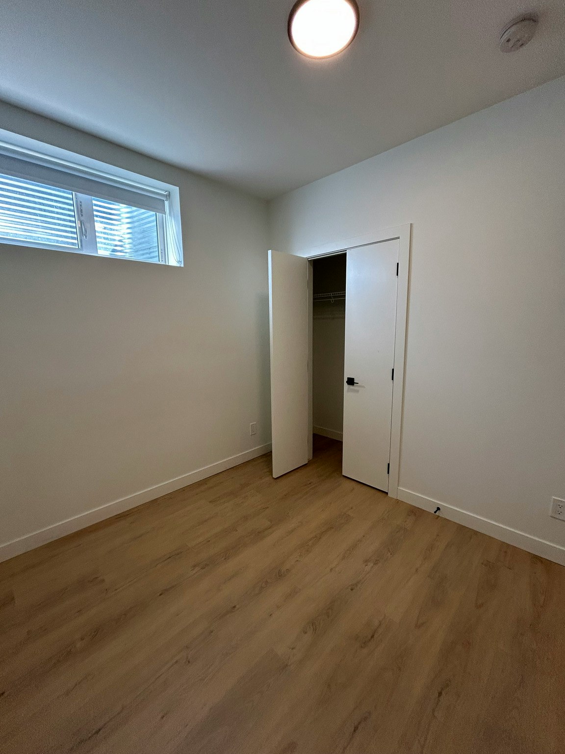 2202R-2202 49 Avenue Southwest, Calgary, AB, T2T 2V7 - 2