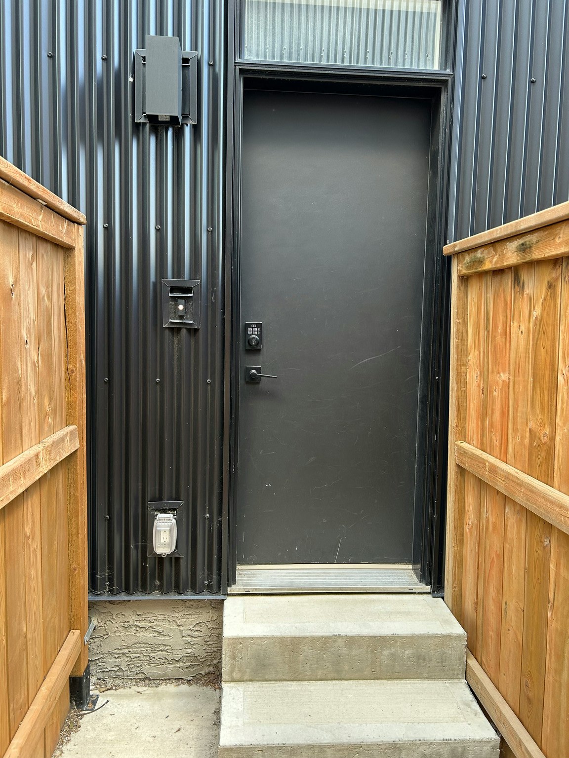 2202R-2202 49 Avenue Southwest, Calgary, AB, T2T 2V7 - 6