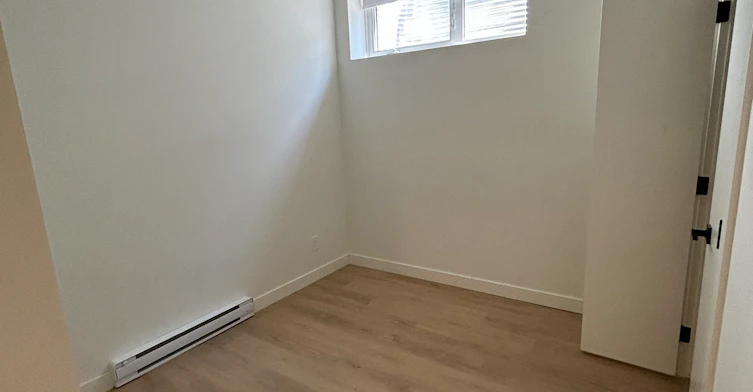 2202R-2202 49 Avenue Southwest, Calgary, AB, T2T 2V7 - 3