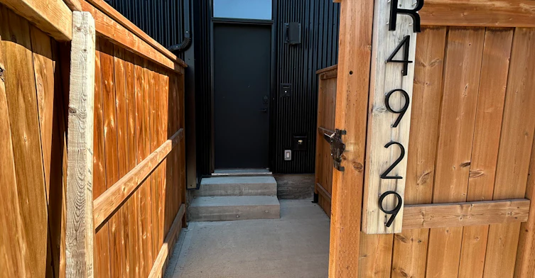 4929R-2202 49 Avenue Southwest, Calgary, AB, T2T 2V7