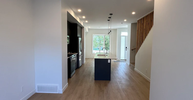 2206-2202 49 Avenue Southwest, Calgary, AB, T2T 2V7 - 4