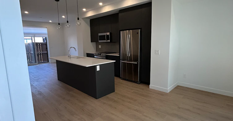 2206-2202 49 Avenue Southwest, Calgary, AB, T2T 2V7 - 2