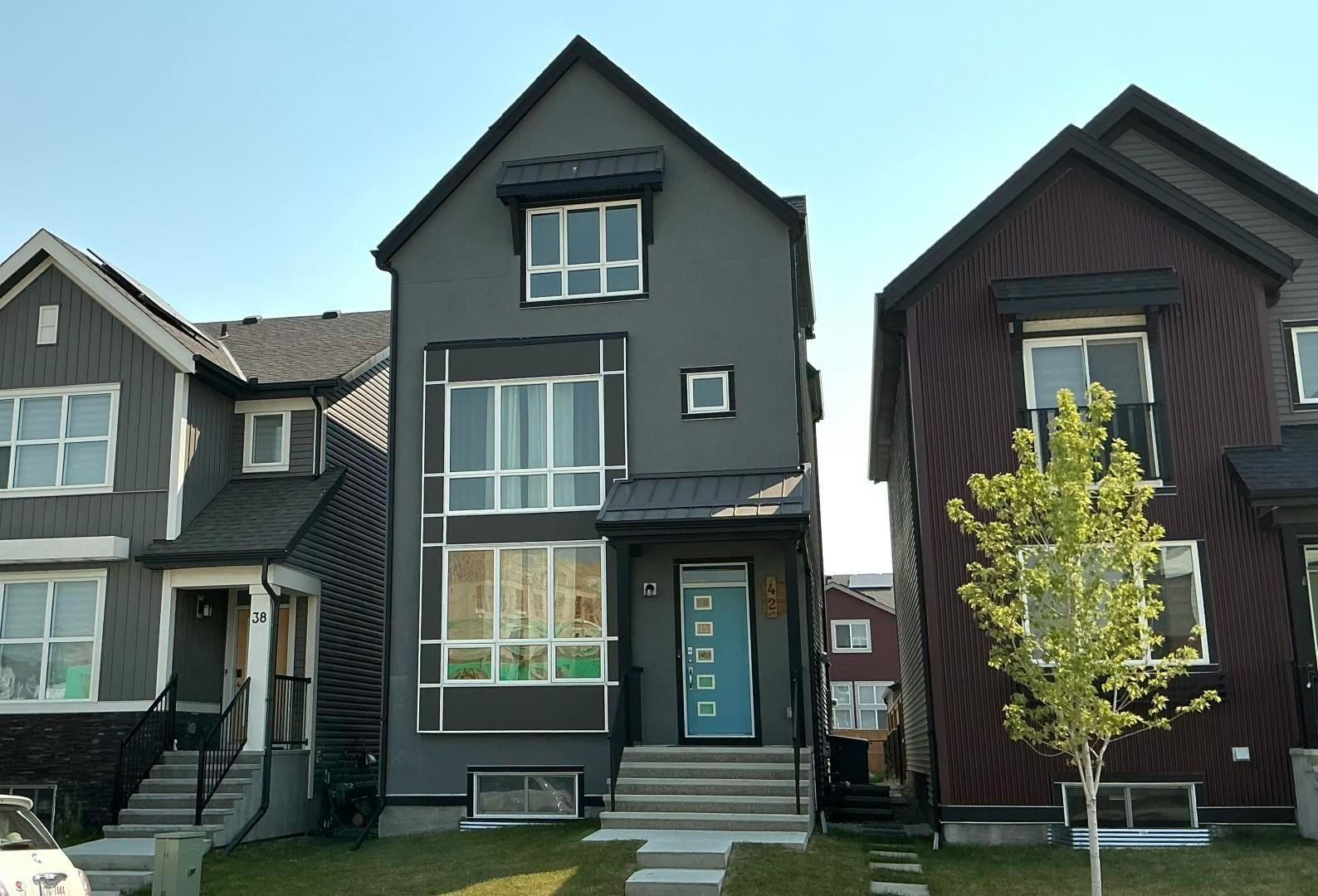 42A Heirloom Manor Se, Calgary, AB, T3S 0H2