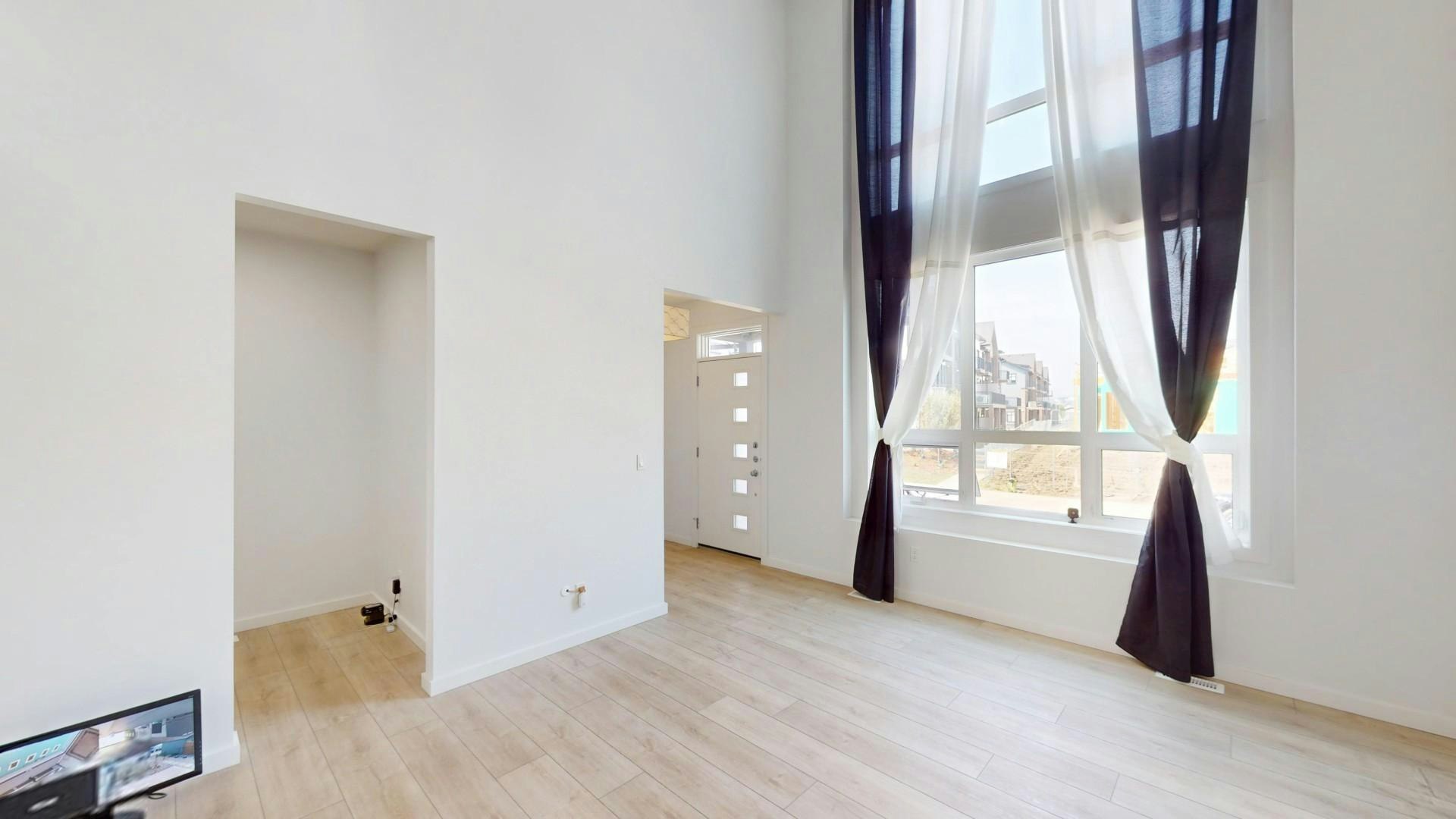 42A Heirloom Manor Se, Calgary, AB, T3S 0H2 - 2