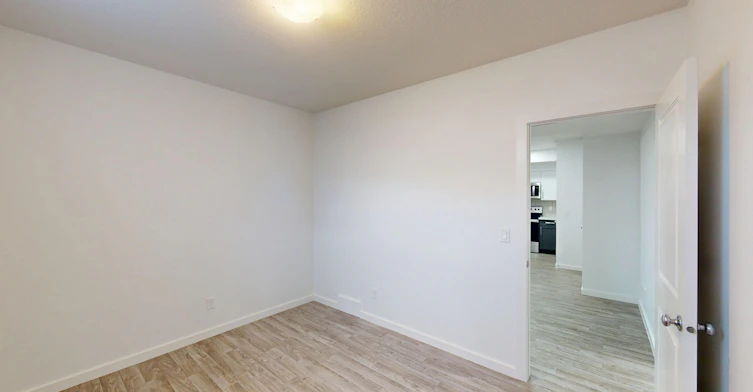 42B Heirloom Manor SE, Calgary, AB, T3S 0H2 - 3