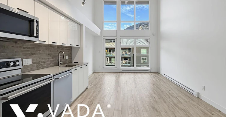 604-38013 Third Avenue, Squamish, BC, V8B 0Z8 - 3