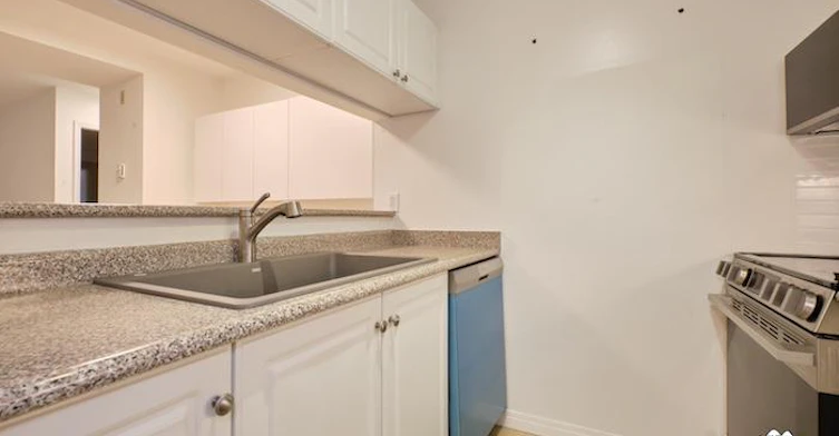 2621 Quebec Street, Vancouver, BC, V5T 3A6 - 10