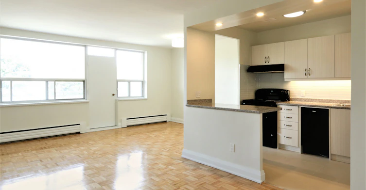 18 The Donway East, Toronto, ON, M3C 1X9 - 3