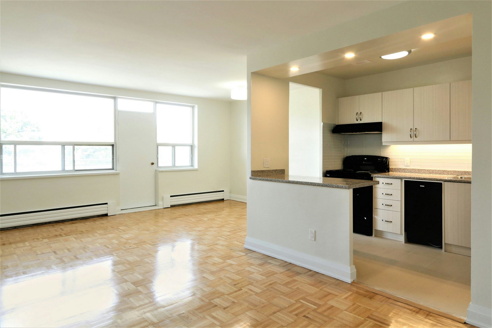 18 The Donway East, Toronto, ON, M3C 1X9 - 3