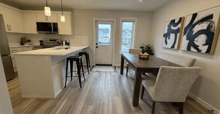4-916-936 40 Avenue North, Lethbridge, AB, T1H 7G9 - 4
