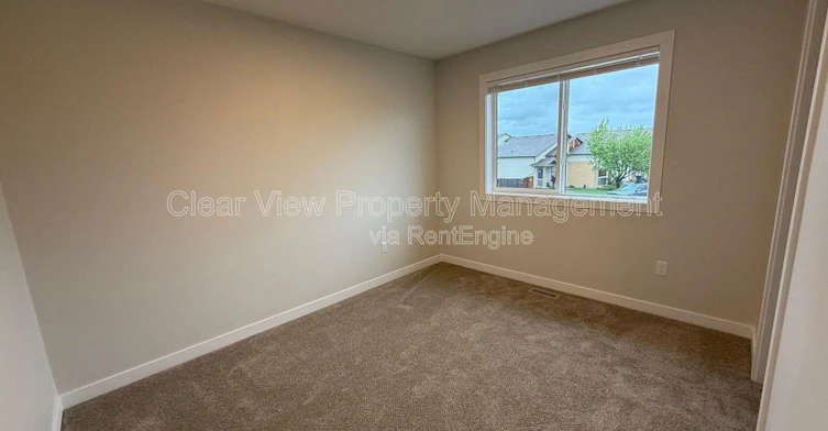 4-920-936 40 Avenue North, Lethbridge, AB, T1H 7G9 - 5