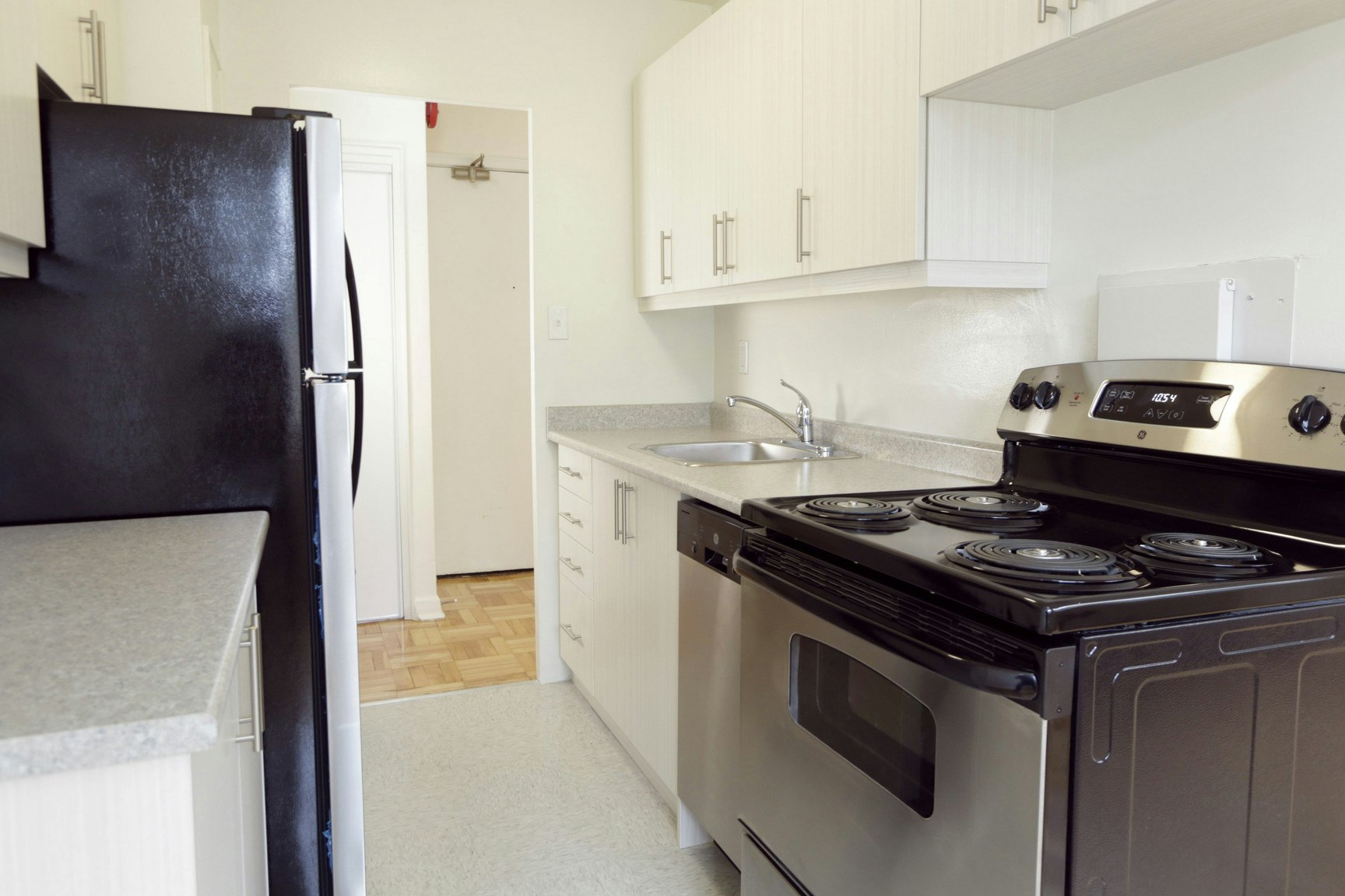 18 Tinder Crescent, Toronto, ON, M4A 1L4 - 6