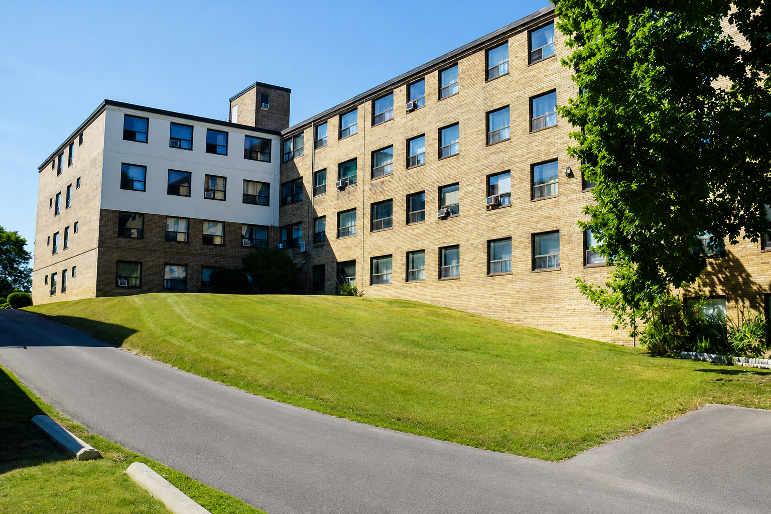 18 Tinder Crescent, Toronto, ON, M4A 1L4 - 2