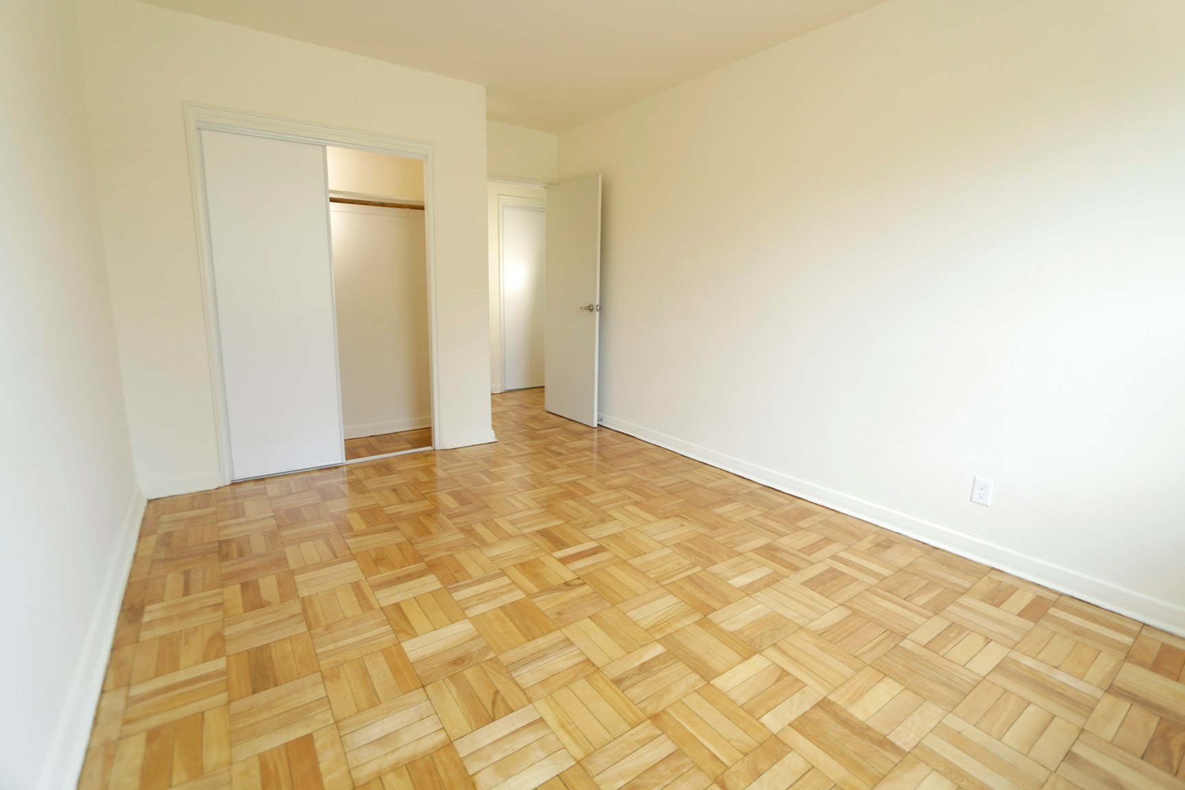 18 Tinder Crescent, Toronto, ON, M4A 1L4 - 4