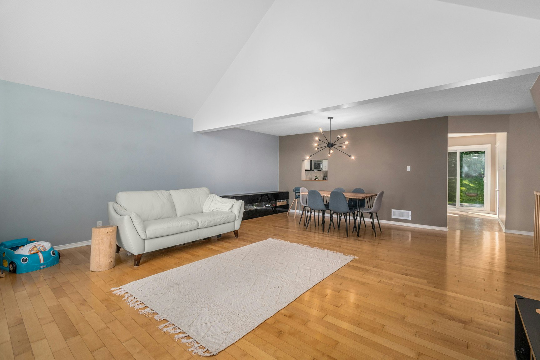 6550 Richer Drive, Ottawa, ON, K1C 3G4 - 5